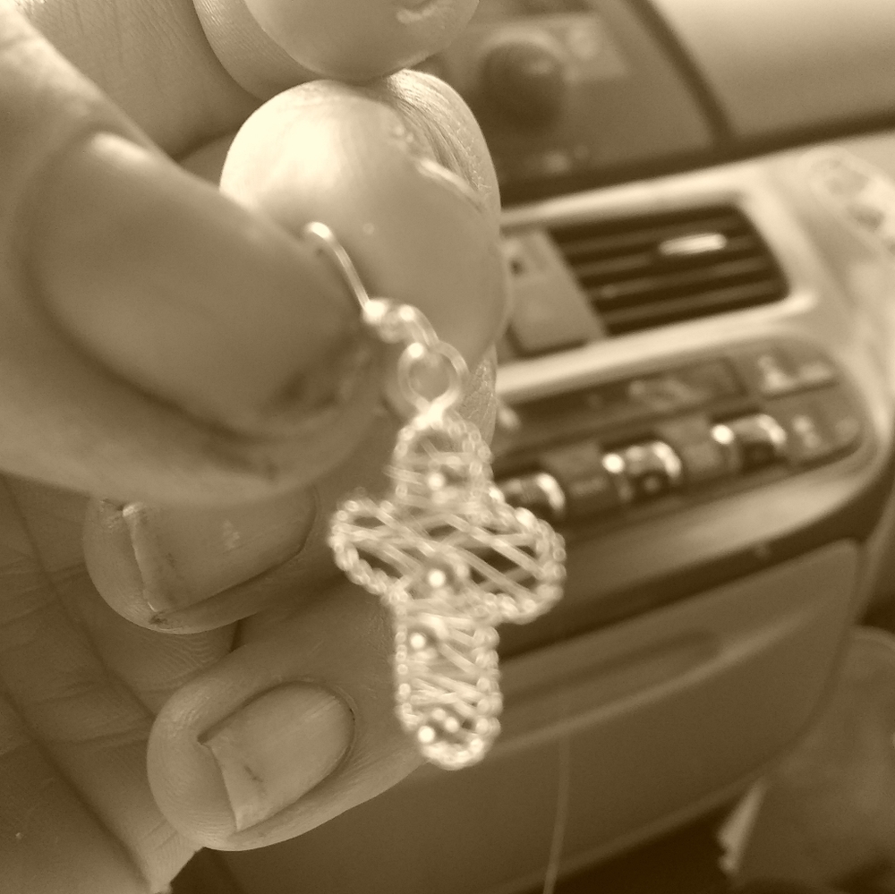 Earings - Picture 3 of 3